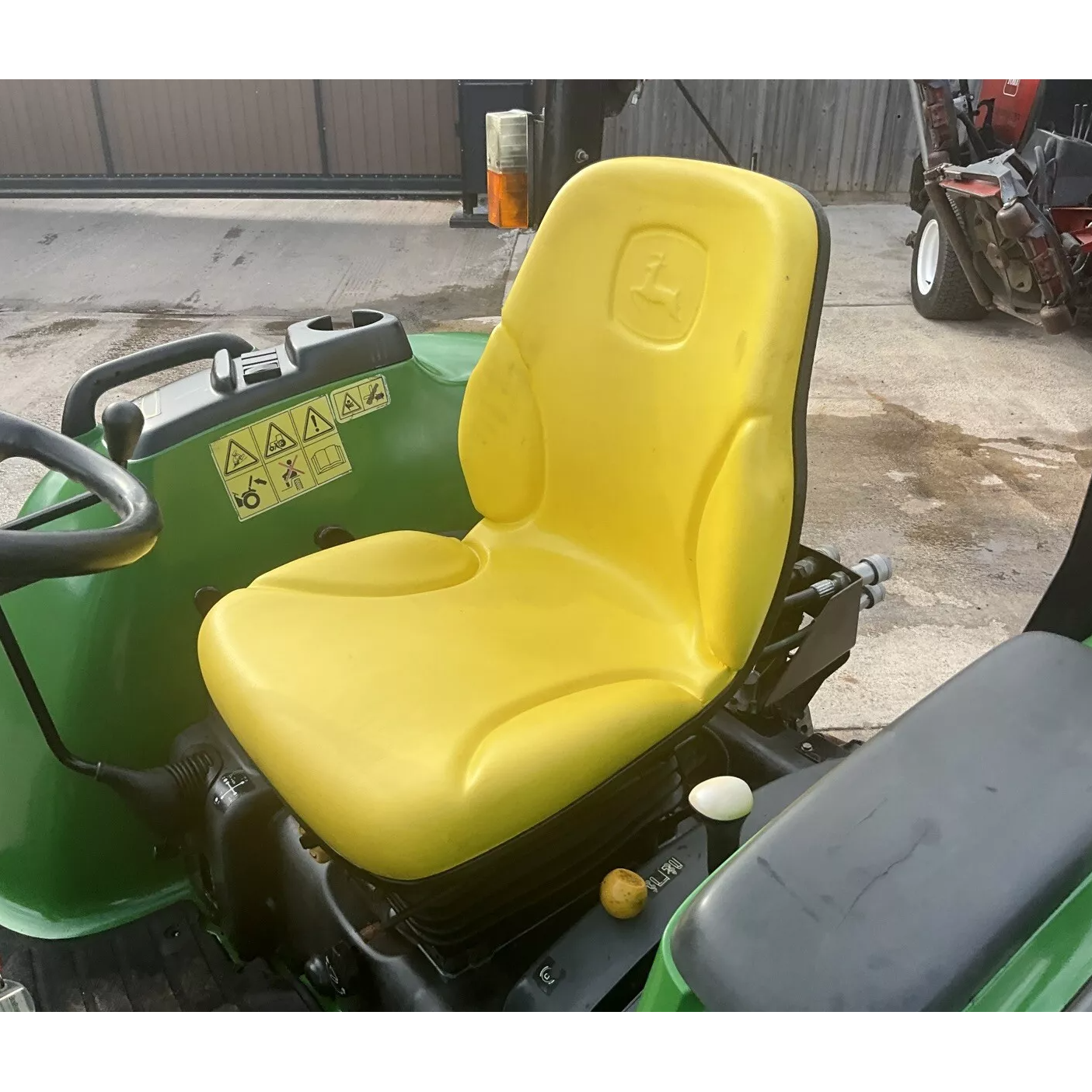 JOHN DEERE 4520