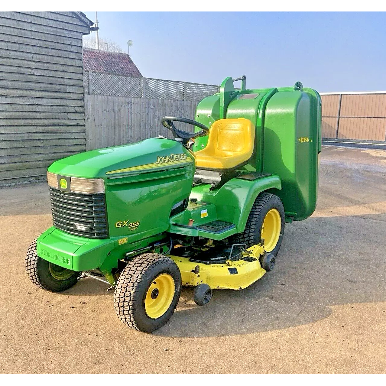 JOHN DEERE GX355D DIESEL RIDE ON LAWN MOWER WITH COLLECTOR