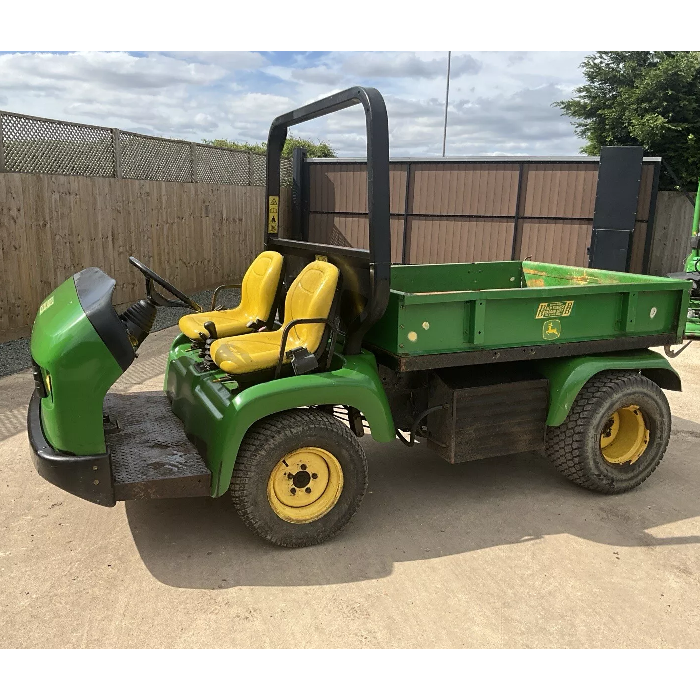 JOHN DEERE PRO GATOR 2030 GOLF TURF UTILITY VEHICLE