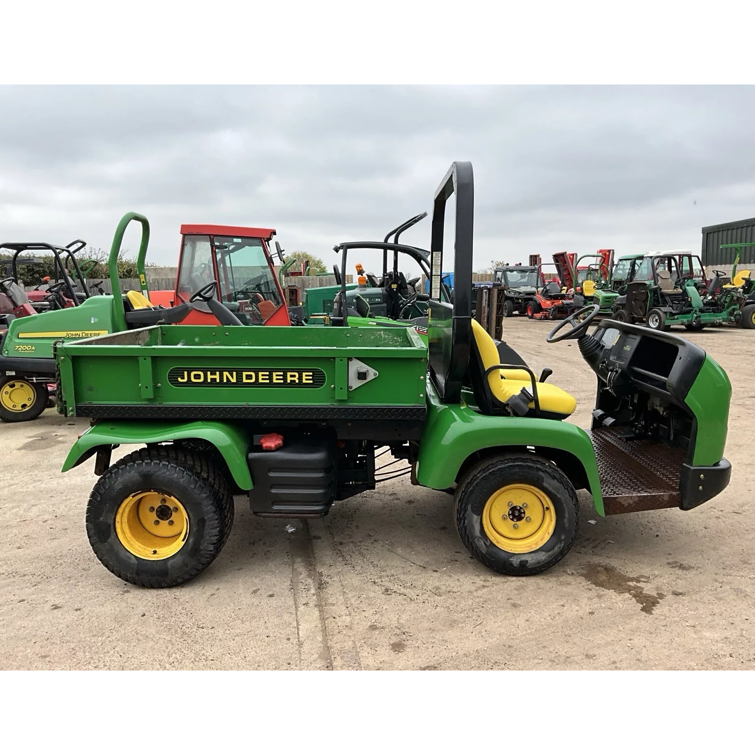 JOHN DEERE PRO GATOR 2030