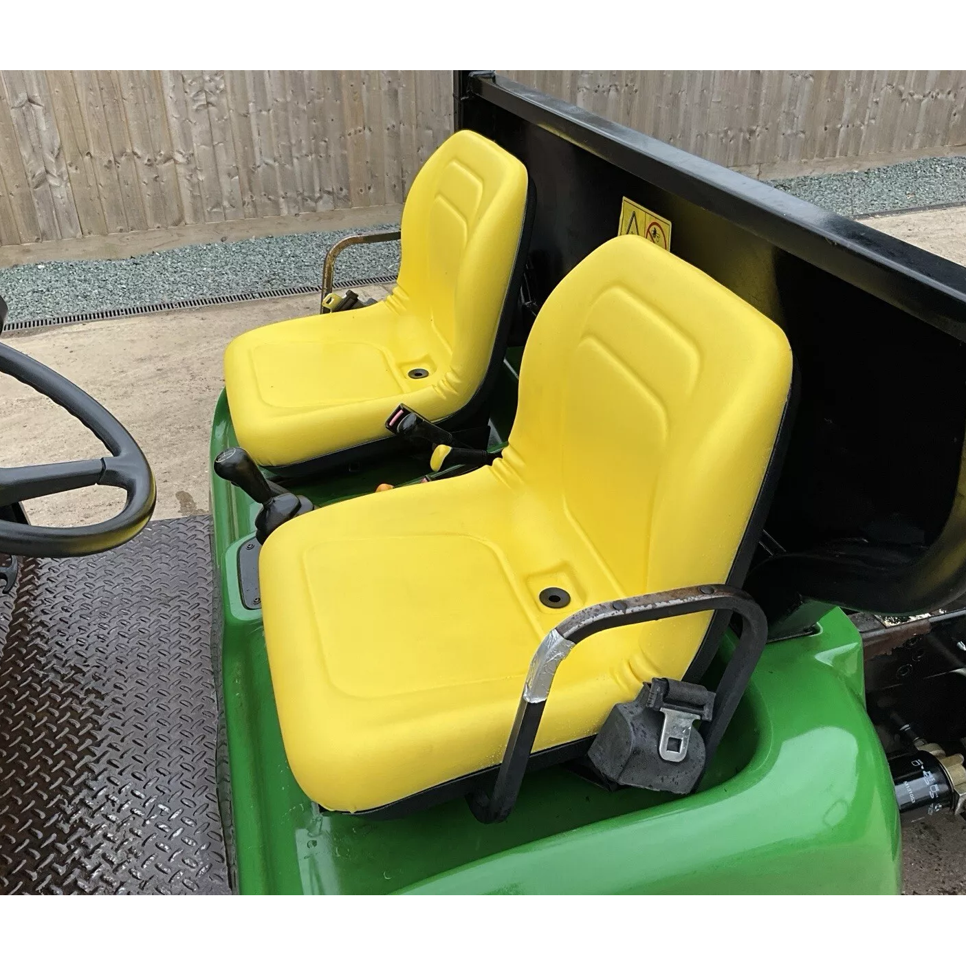 JOHN DEERE PRO GATOR 2030