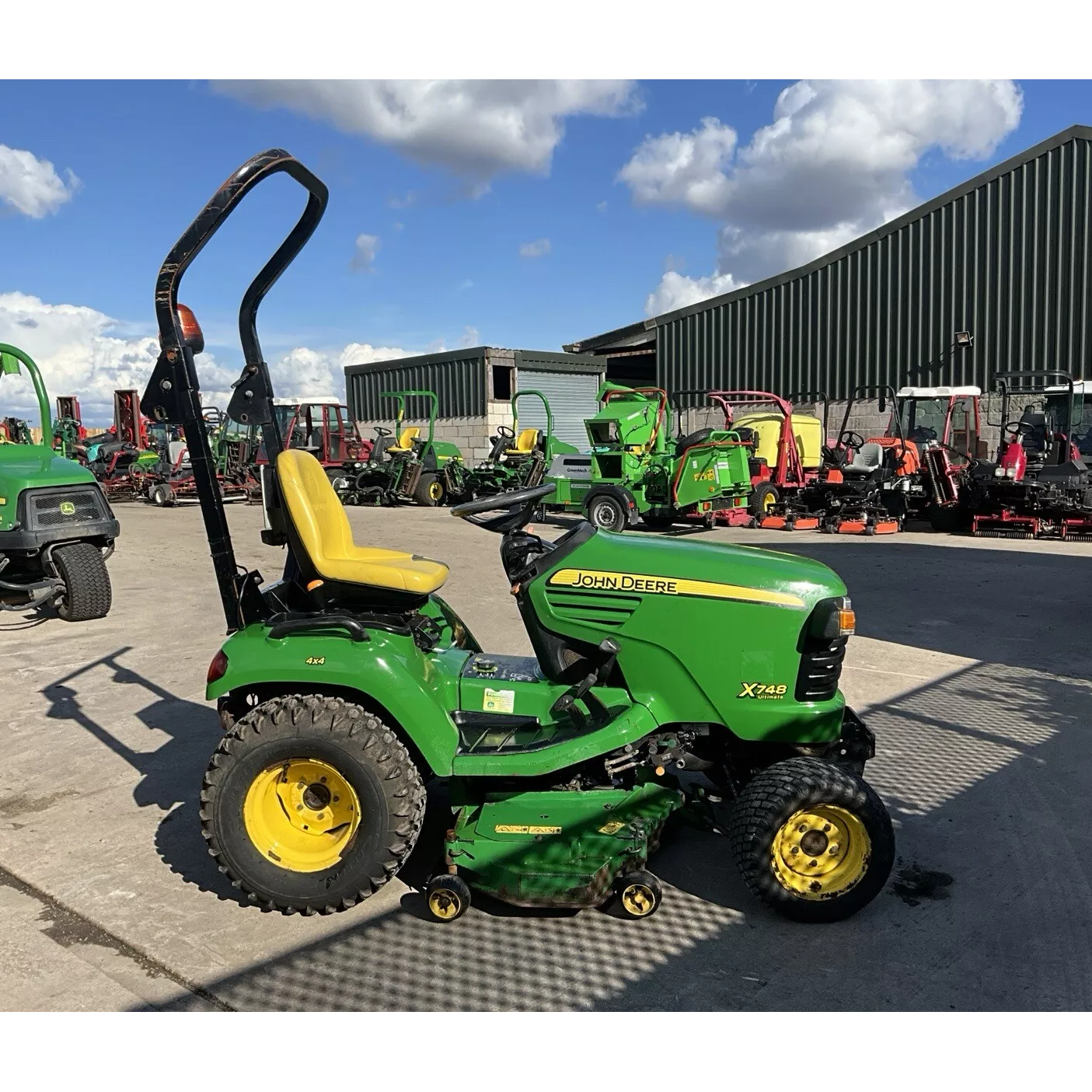 JOHN DEERE X748 - 871HRS