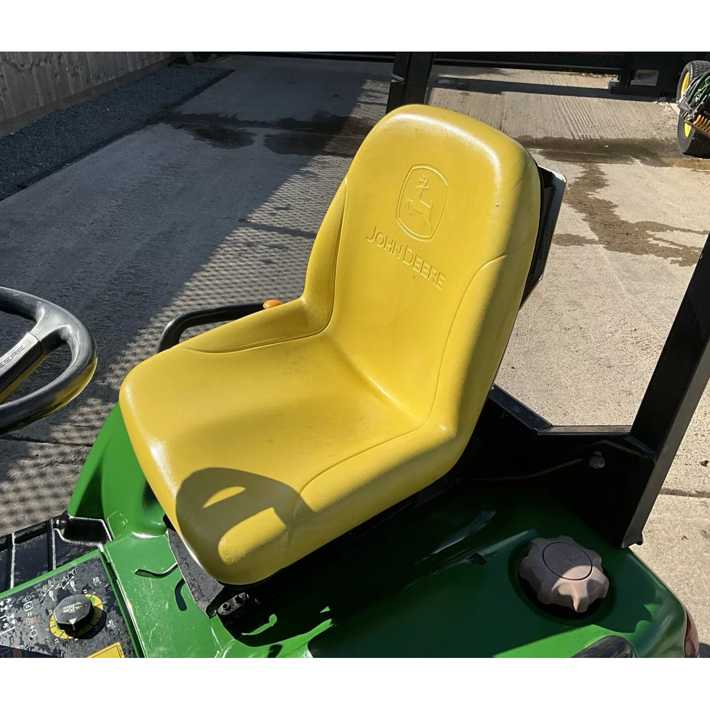 JOHN DEERE X748 - 871HRS