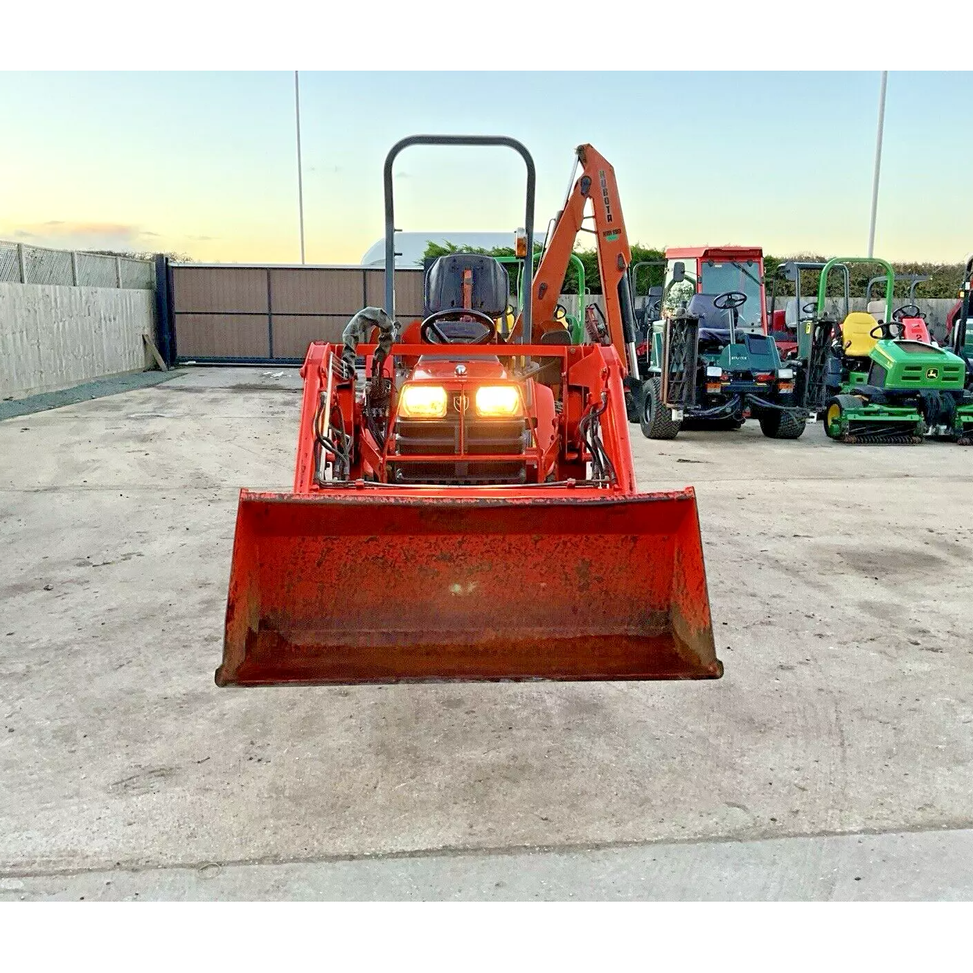 KUBOTA B2100