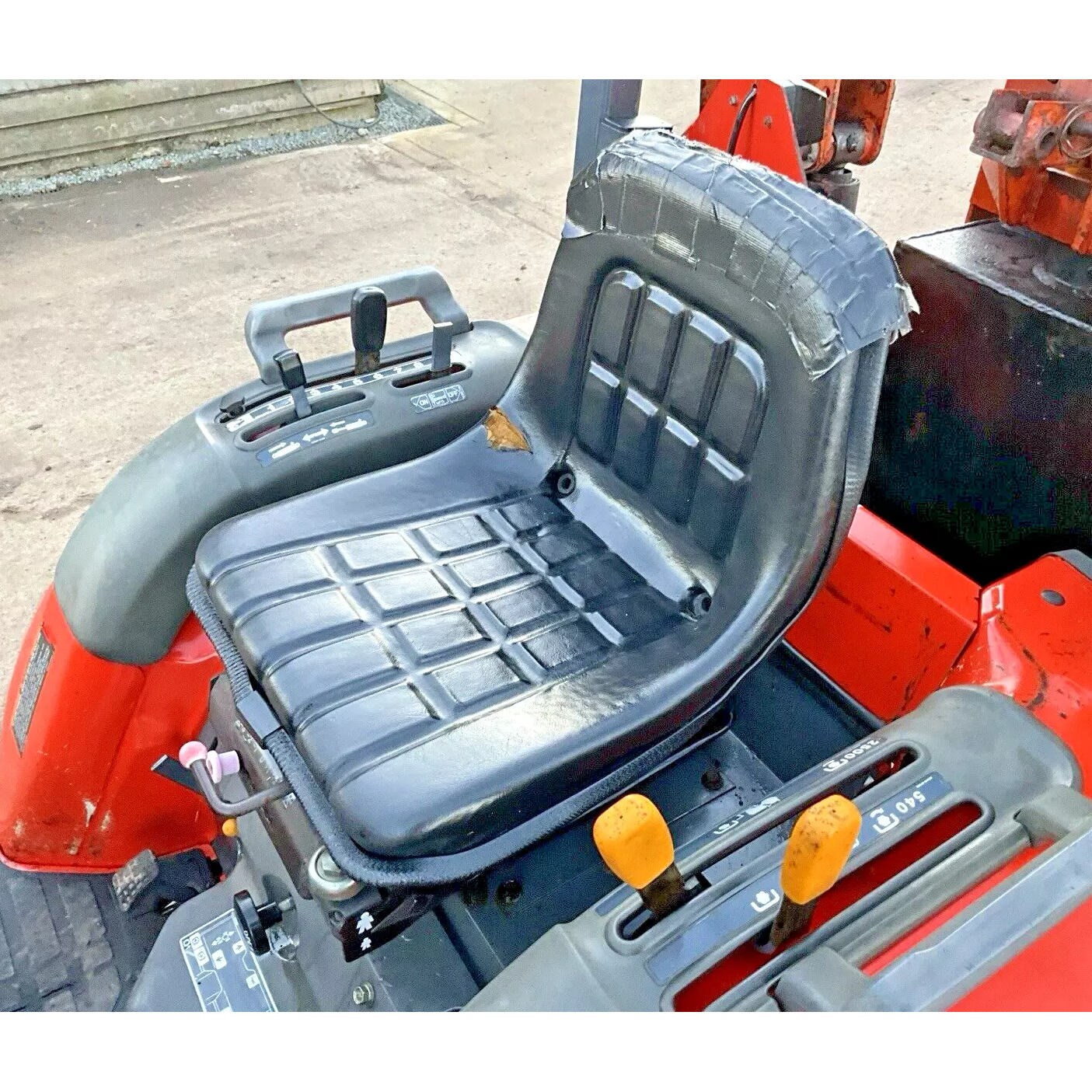 KUBOTA B2100