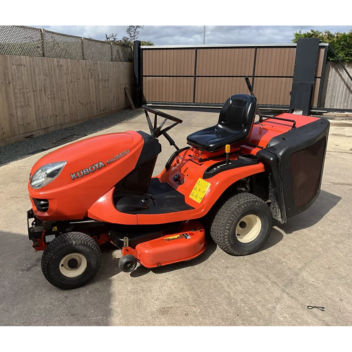 KUBOTA GR1600 DIESEL RIDE ON LAWN MOWER