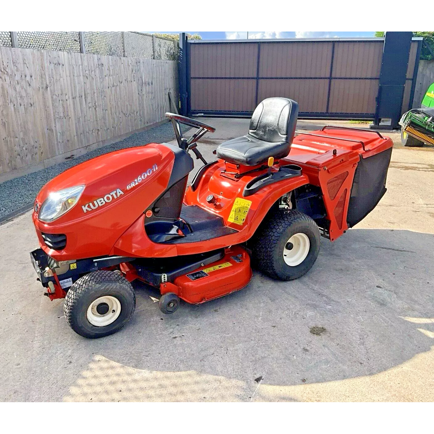 KUBOTA GR1600 DIESEL RIDE ON LAWN MOWER-916Hours