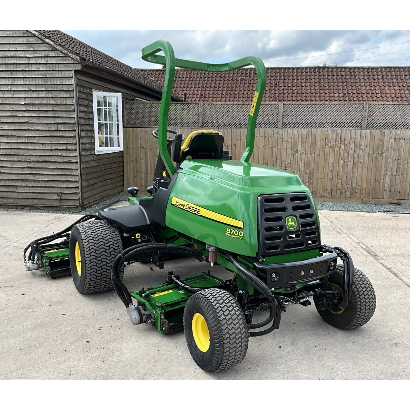 2009 JOHN DEERE 8700