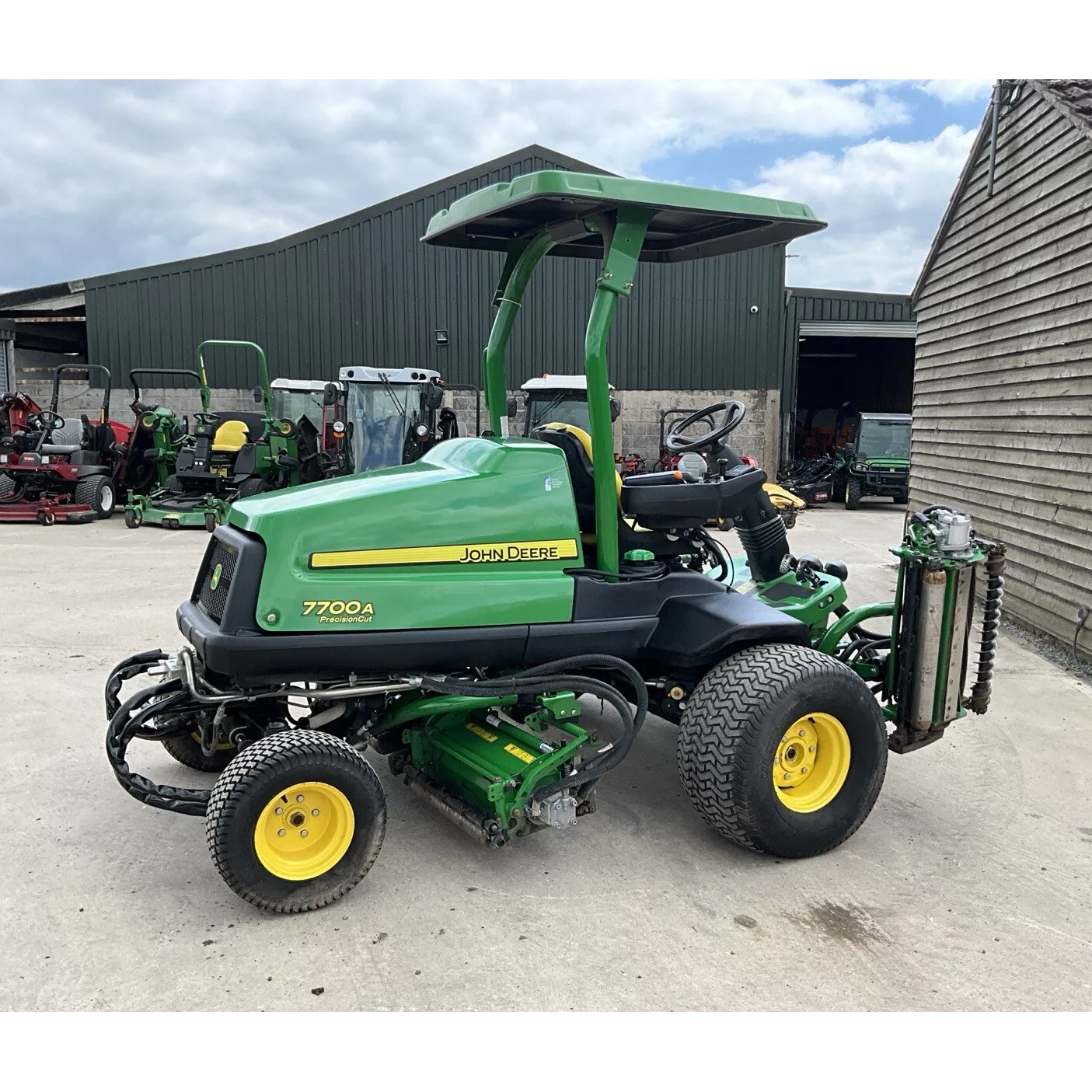 2014 JOHN DEERE 7700A