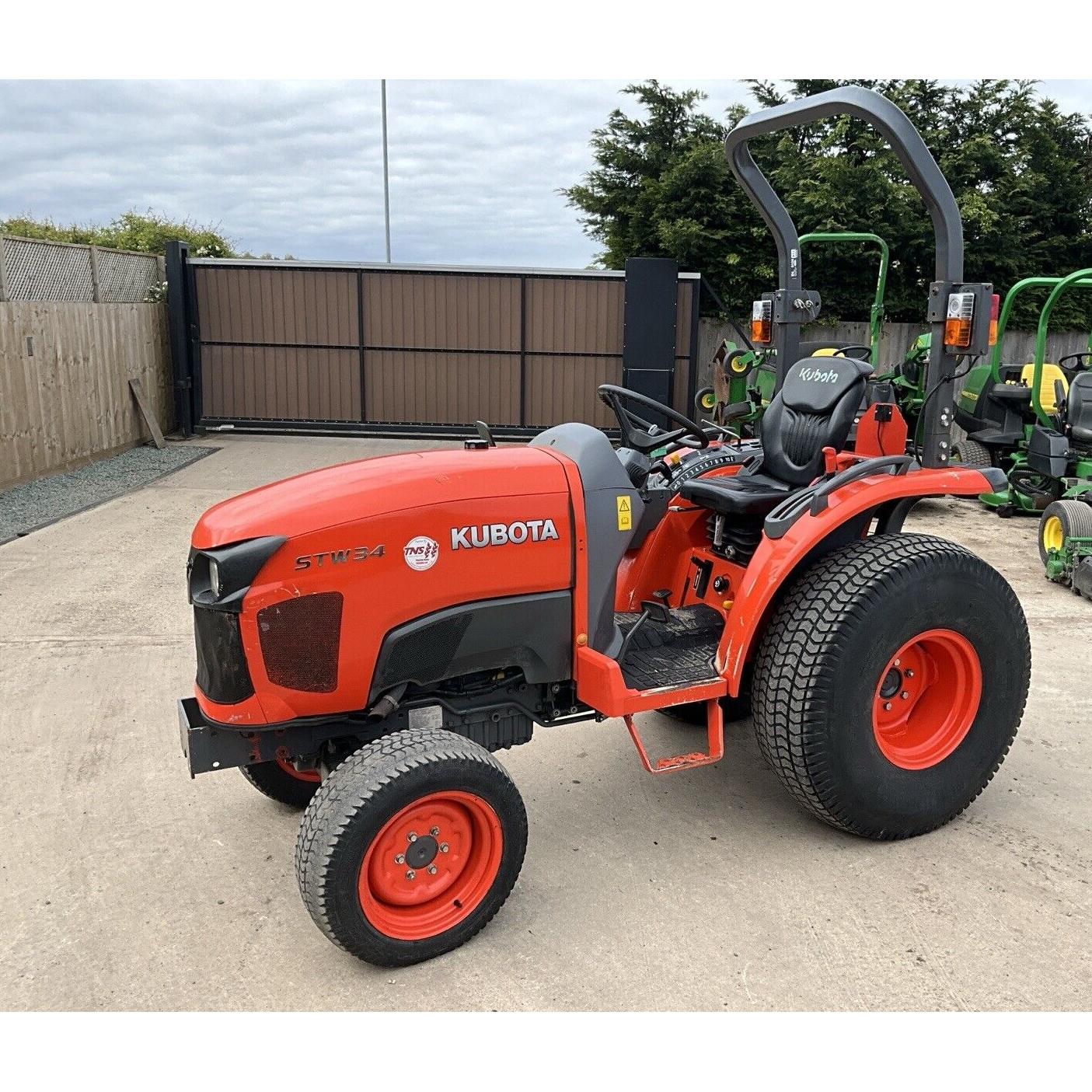 2017 KUBOTA STW34 4WD 40HP COMPACT TRACTOR