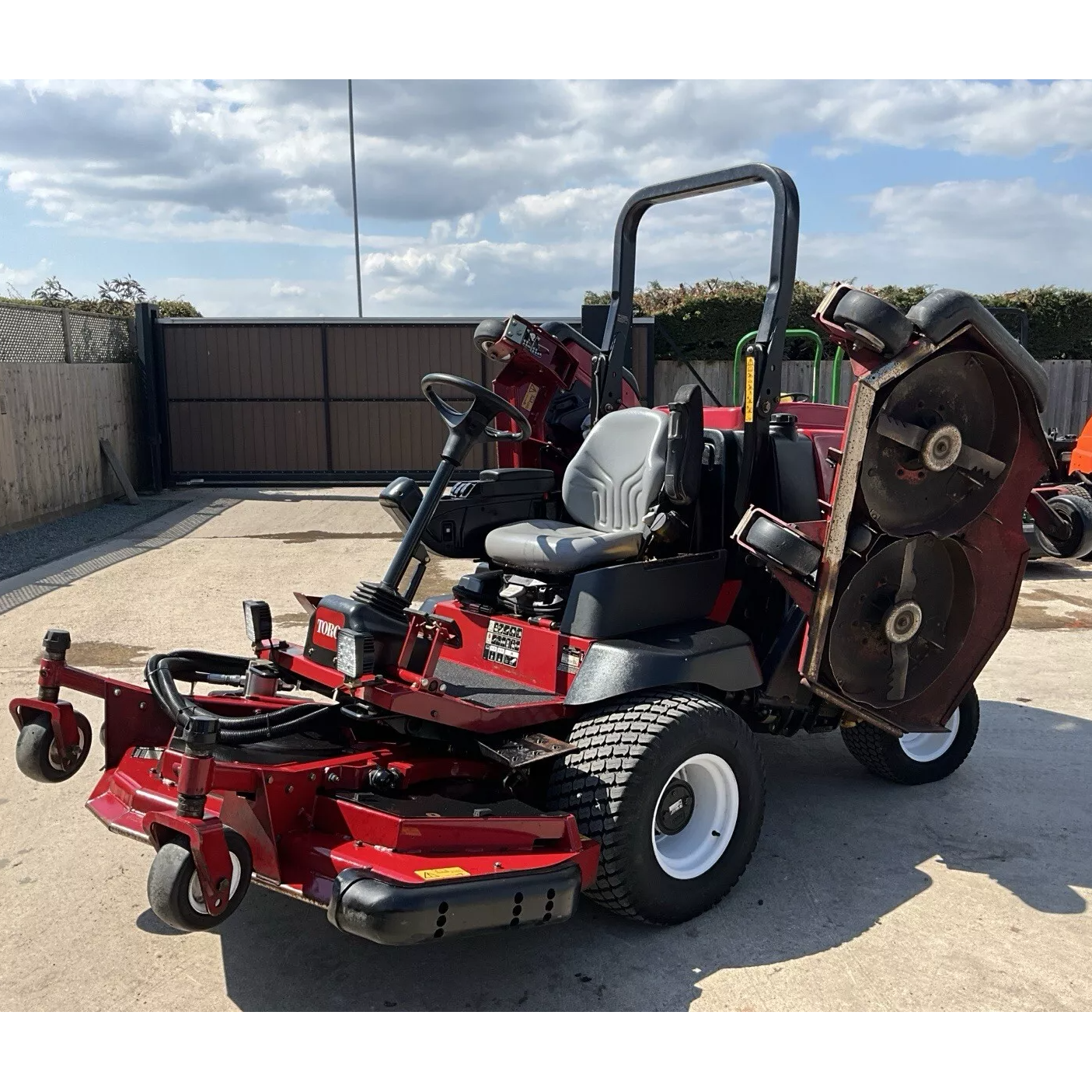 2017 TORO GROUNDMASTER 4000-D