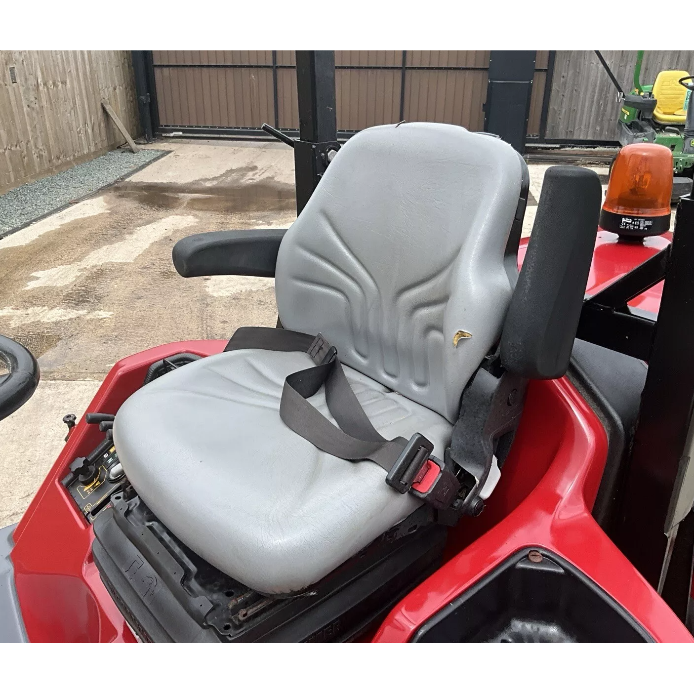 2018 TORO HAYTER LT4240