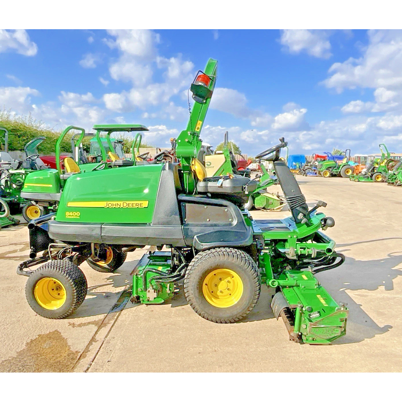2010 JOHN DEERE 8400