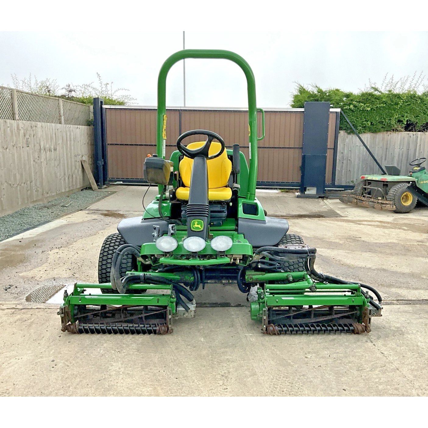 2014 JOHN DEERE 7200A