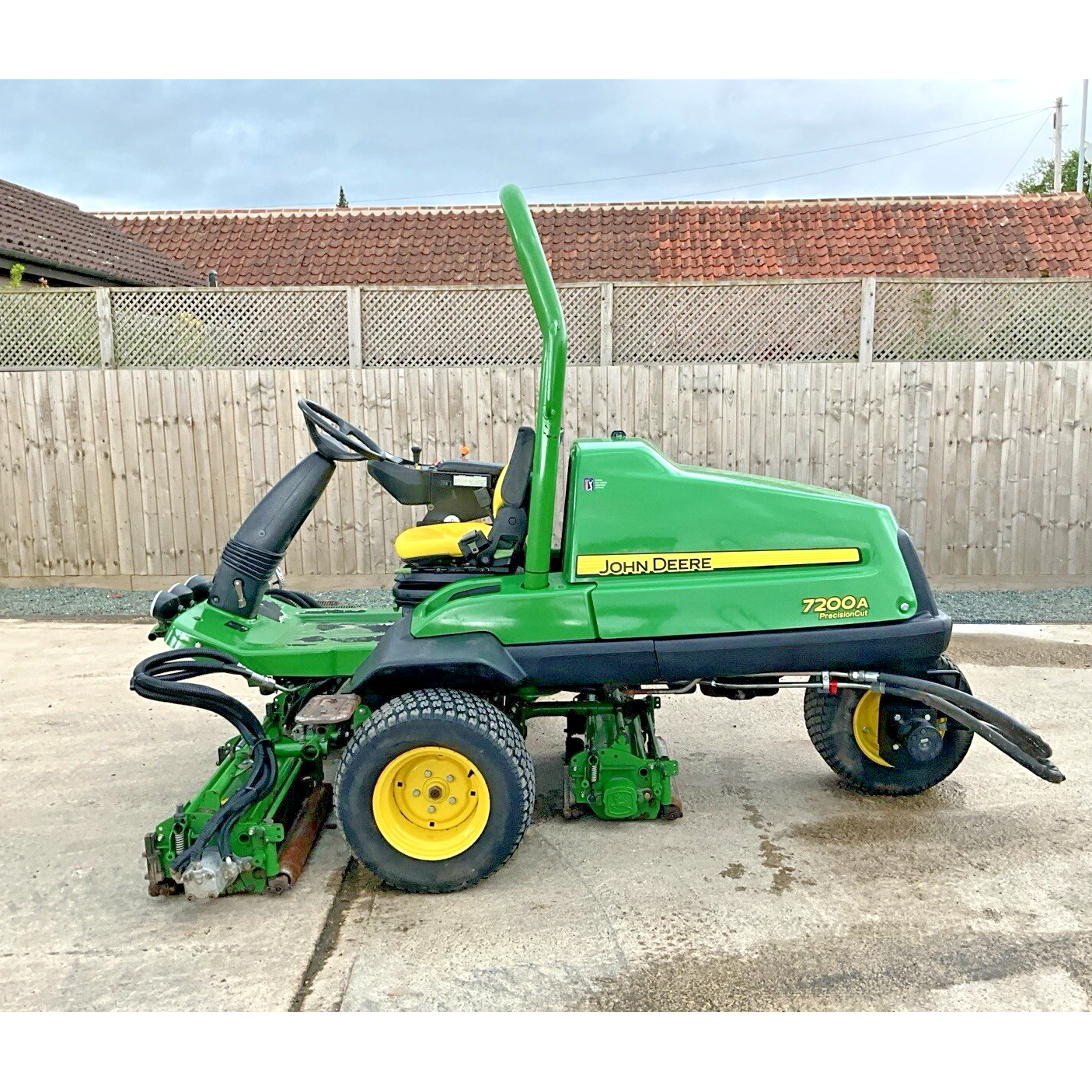 2014 JOHN DEERE 7200A