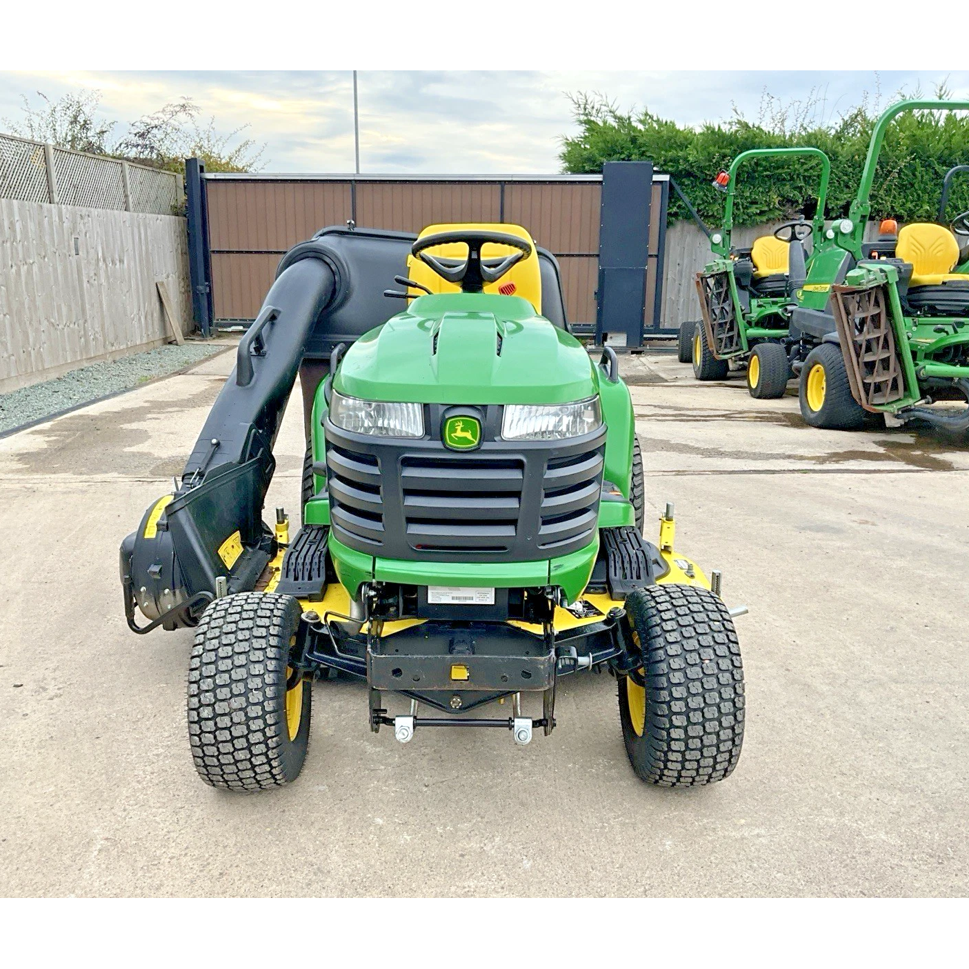 2015 JOHN DEERE X750