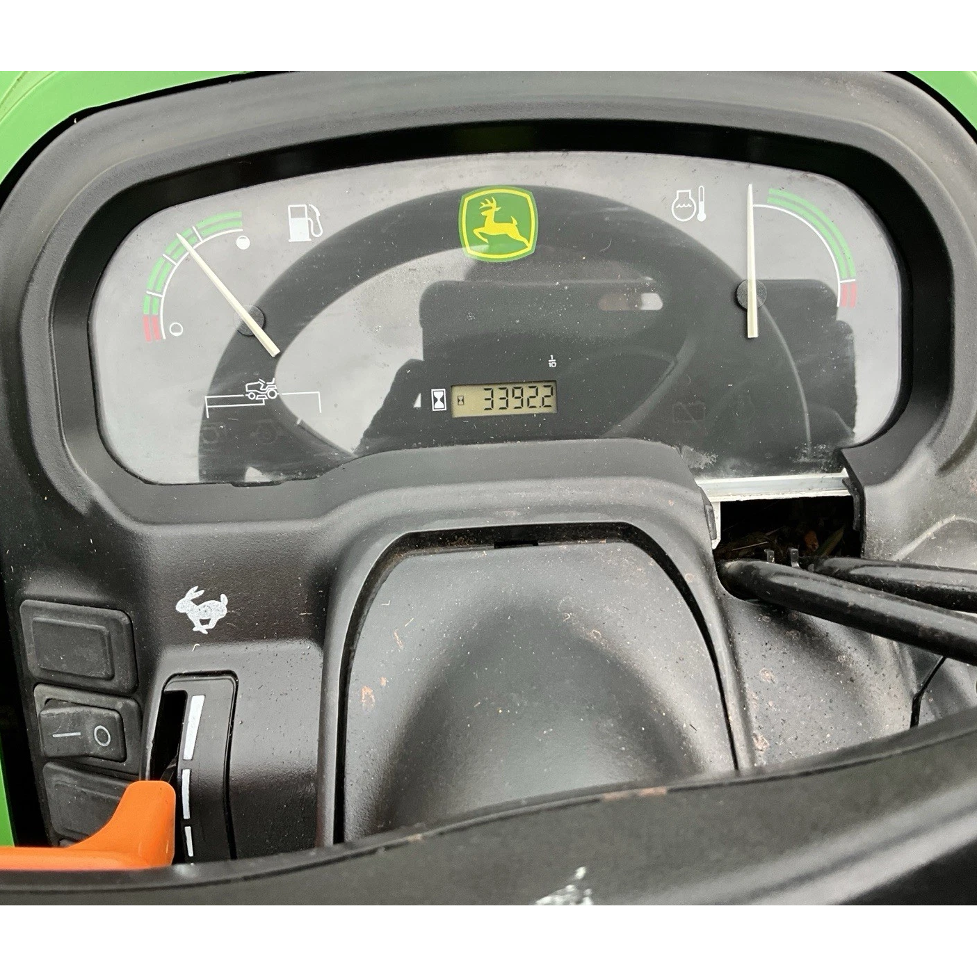 2015 JOHN DEERE X750