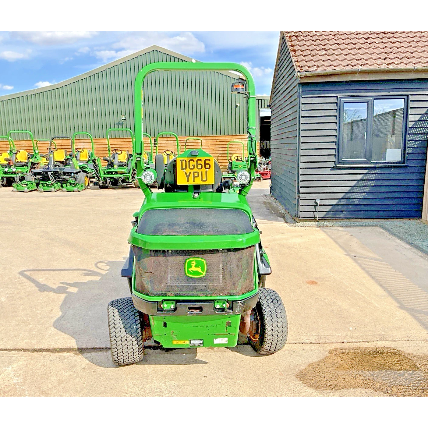 2016 JOHN DEERE 1570