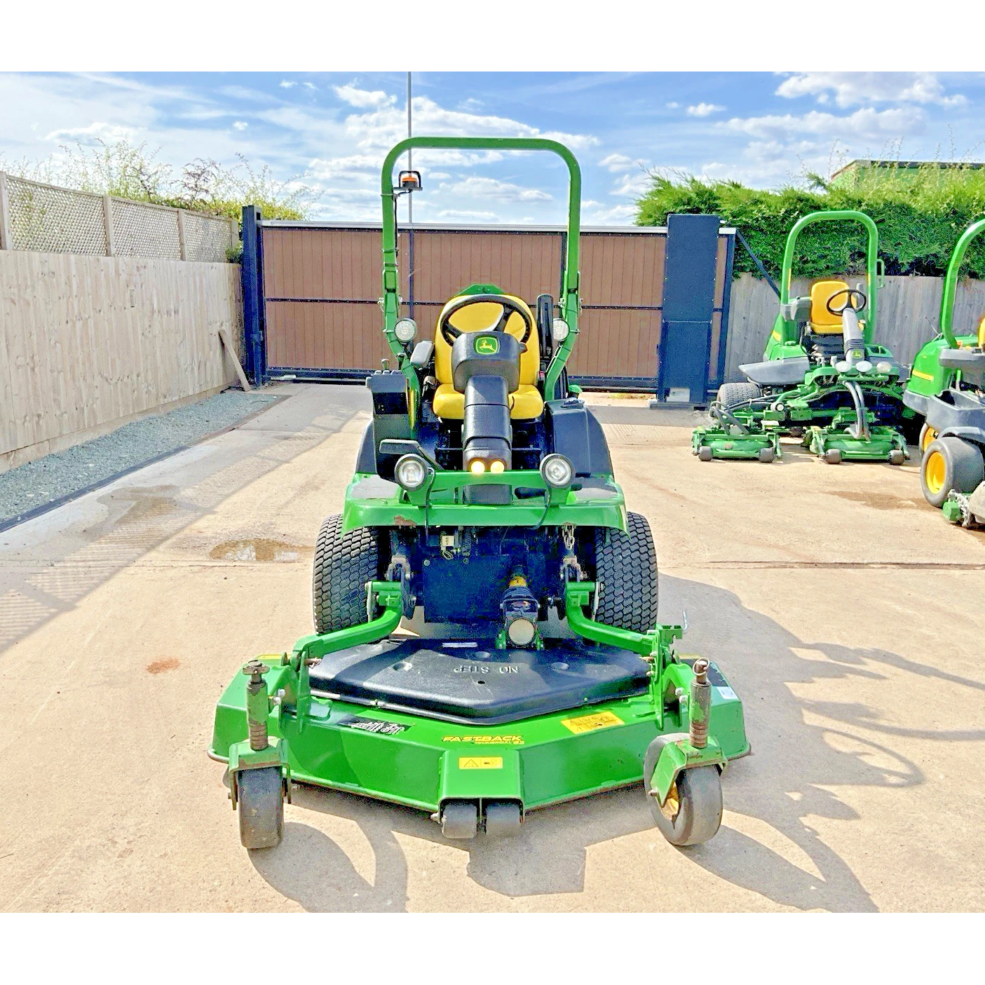 2016 JOHN DEERE 1570