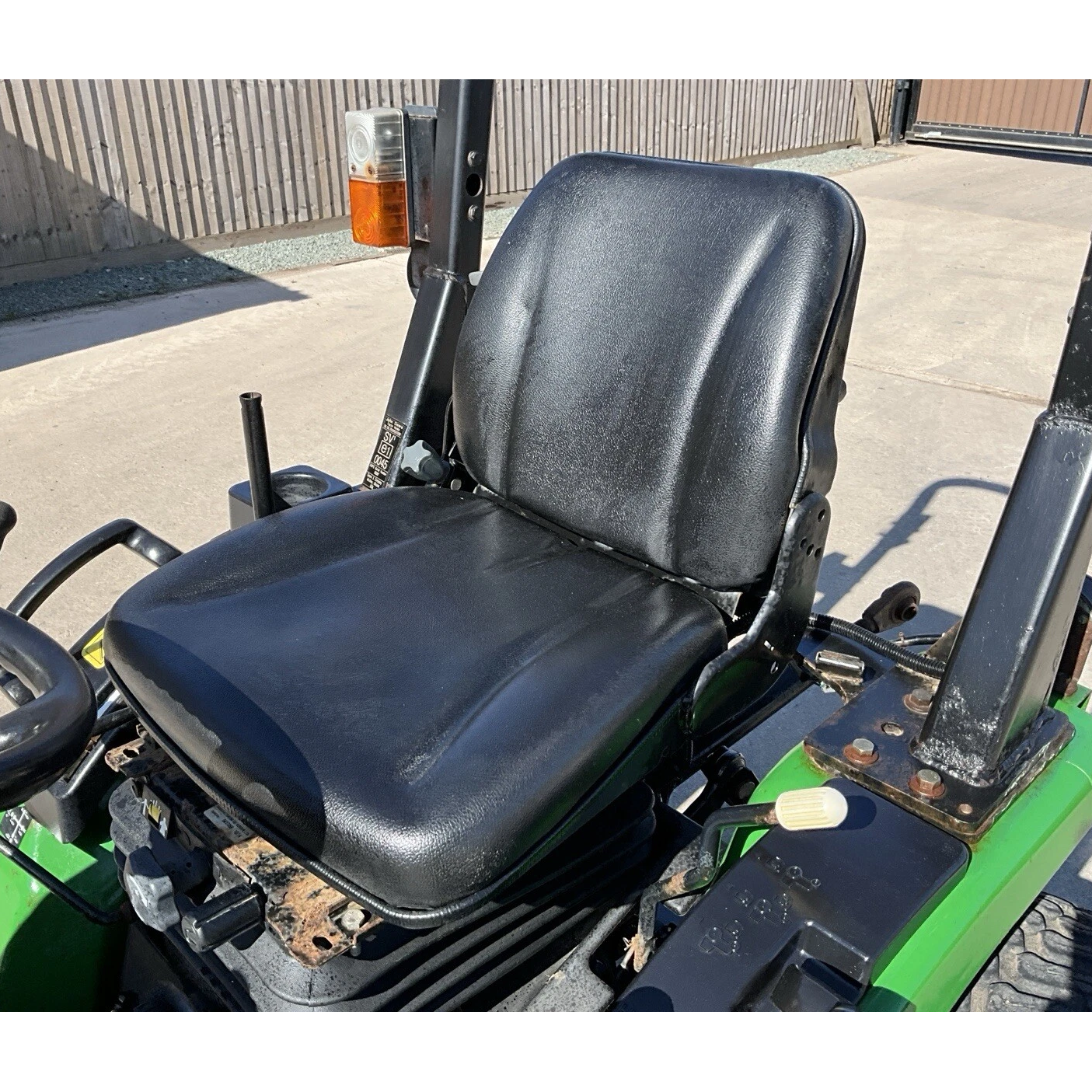 2016 JOHN DEERE 2027R