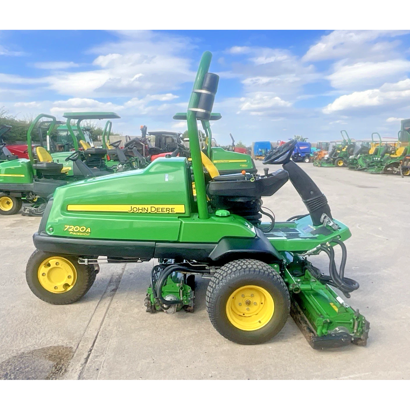 2016 JOHN DEERE 7200A