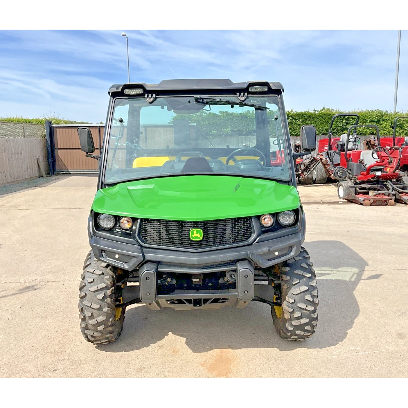 2022 (72) ROAD LEGAL JOHN DEERE 865M GATOR