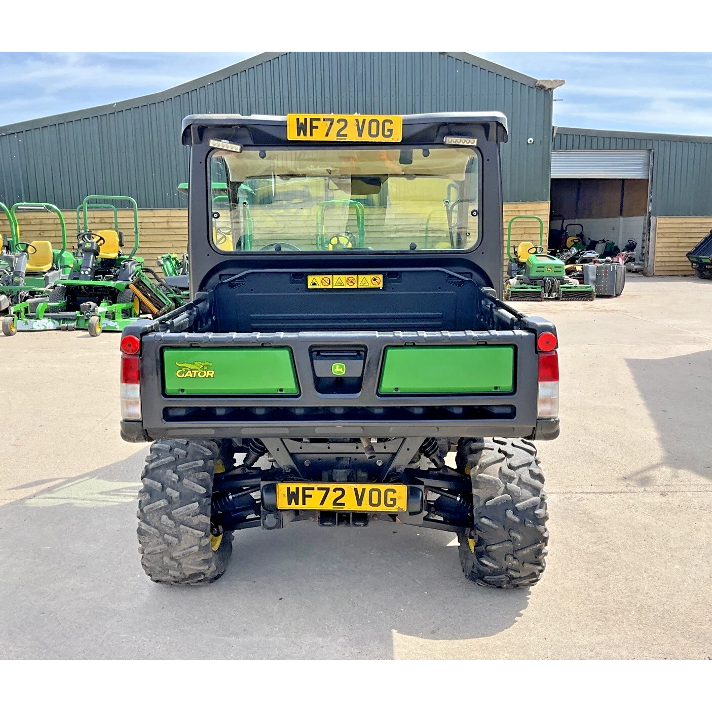 2022 (72) ROAD LEGAL JOHN DEERE 865M GATOR