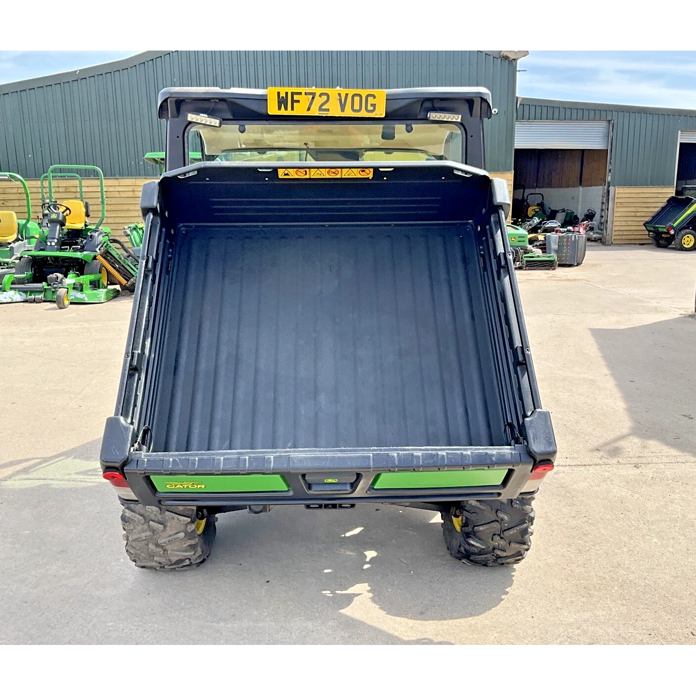 2022 (72) ROAD LEGAL JOHN DEERE 865M GATOR