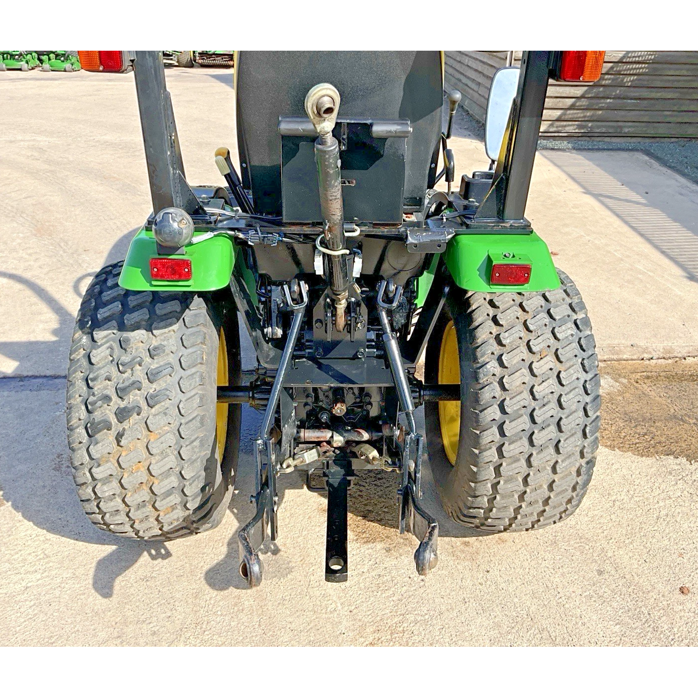 JOHN DEERE 2320