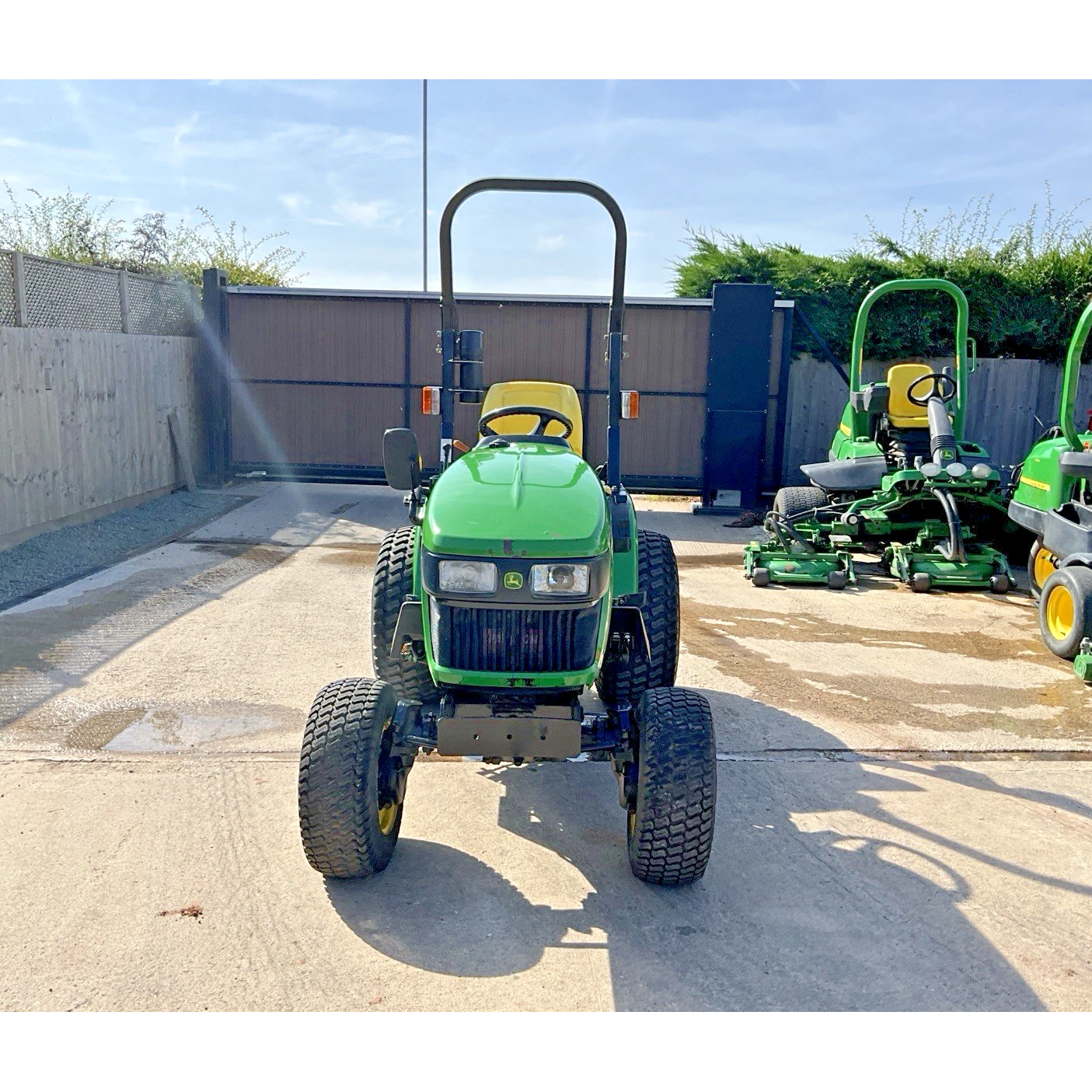 JOHN DEERE 2320