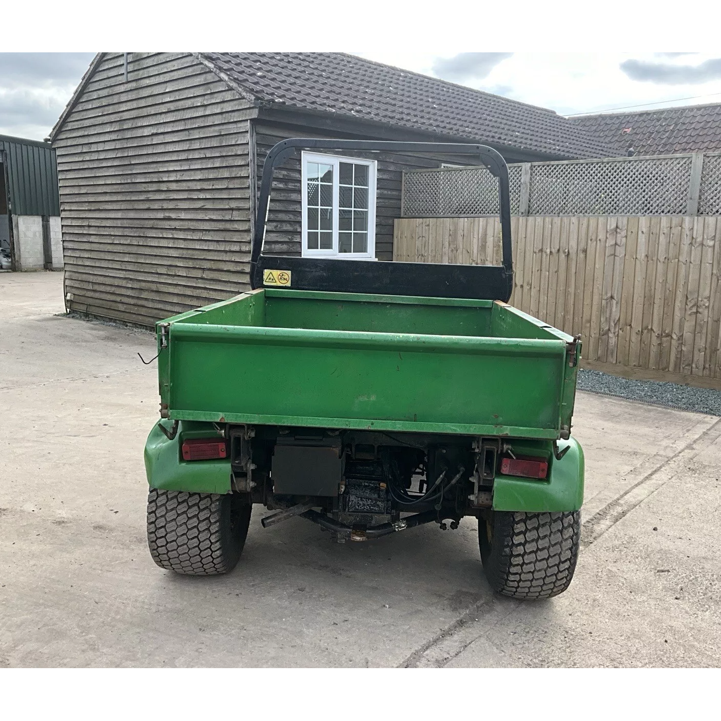 JOHN DEERE PRO GATOR 2030 GOLF TURF UTILITY VEHICLE