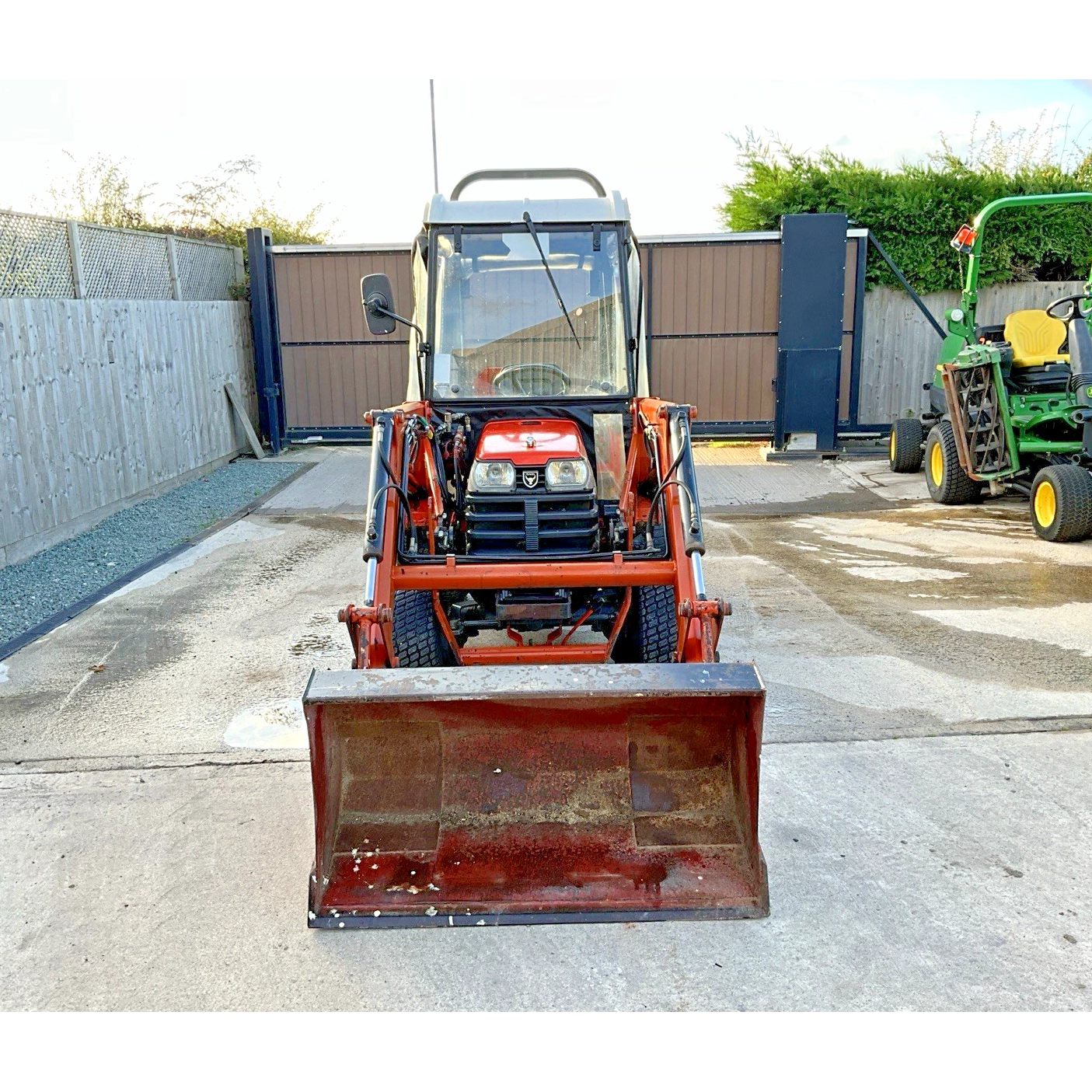 KUBOTA B2100