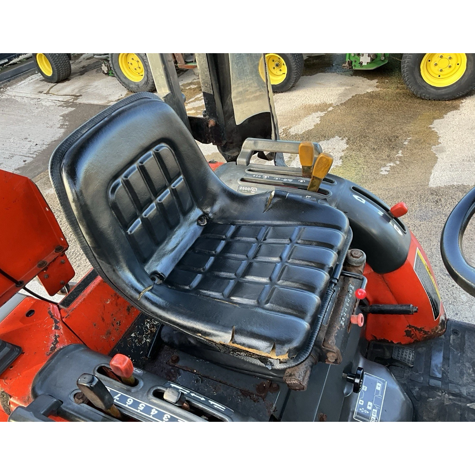 KUBOTA B2100
