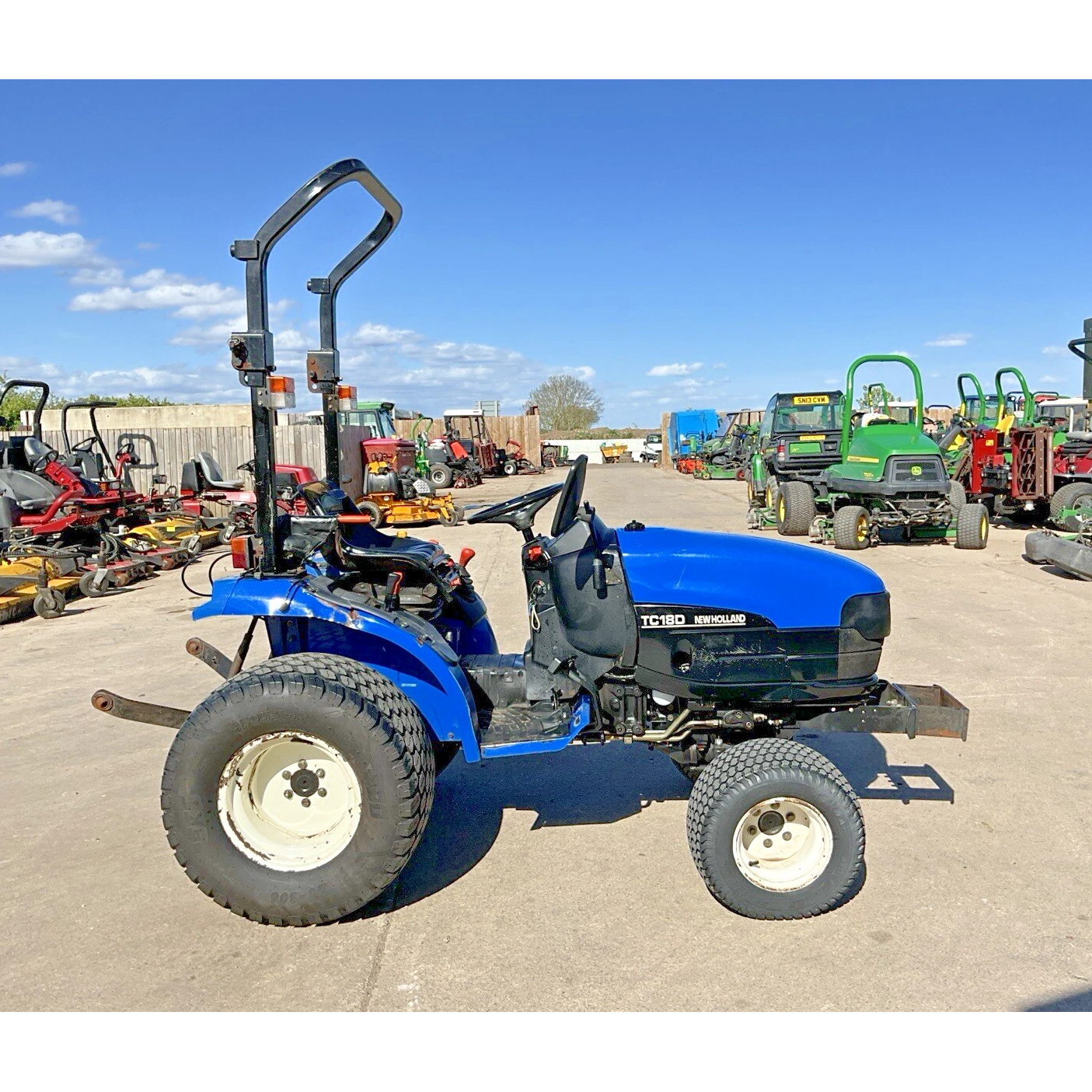 NEW HOLLAND TC18D