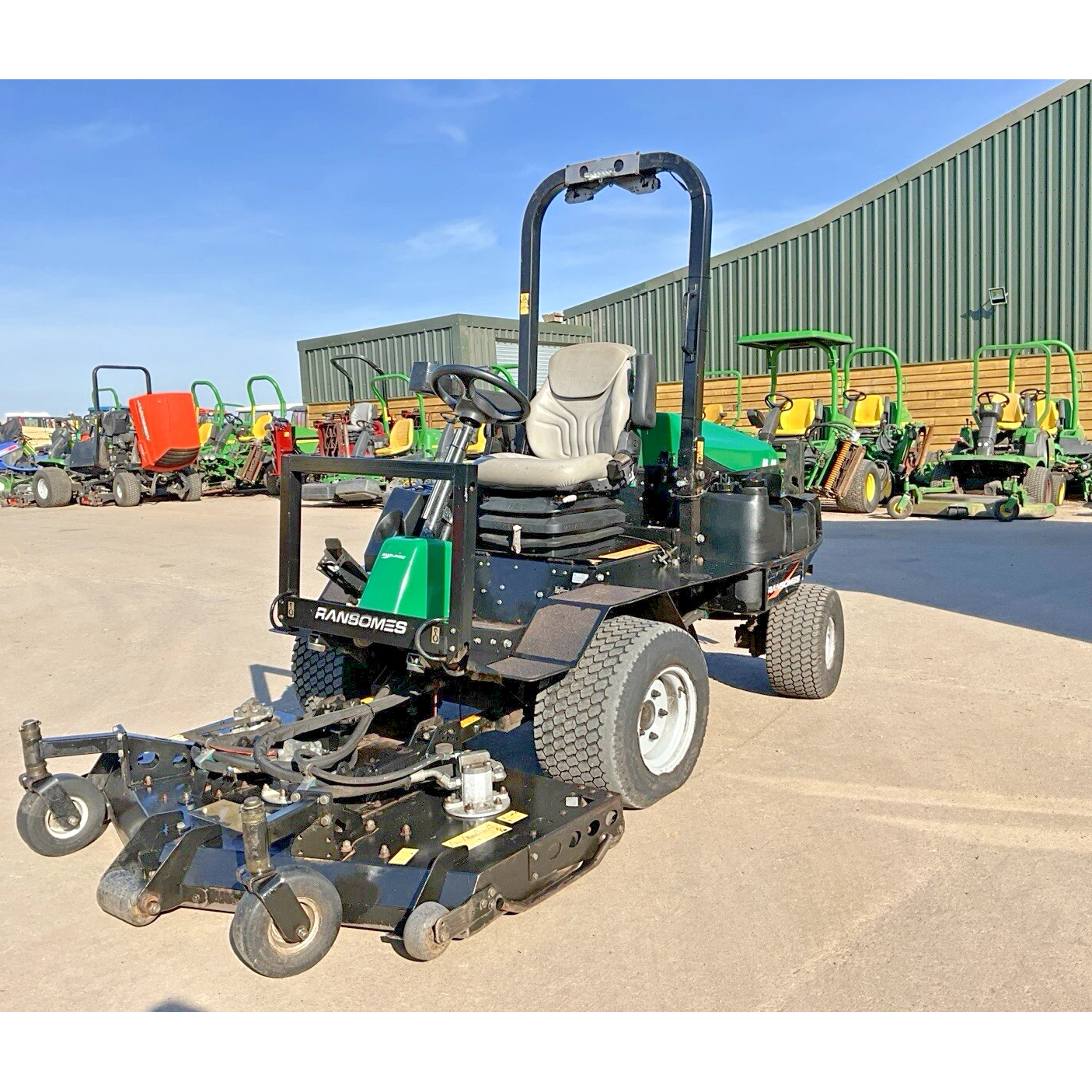 2018 RANSOMES HR300 OUTFRONT ROTARY DIESEL RIDE ON LAWN MOWER 1985 HRS