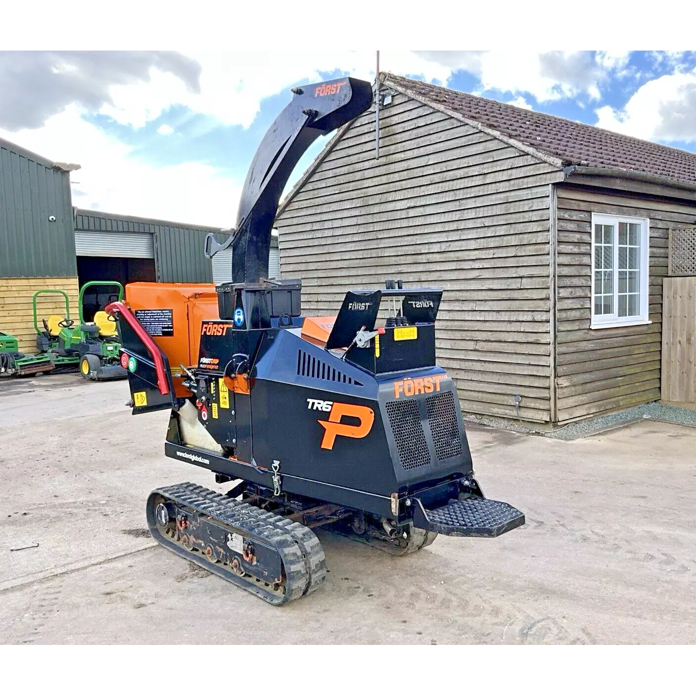 2019 FORST TR6P TRACKED PETROL WOODCHIPPER