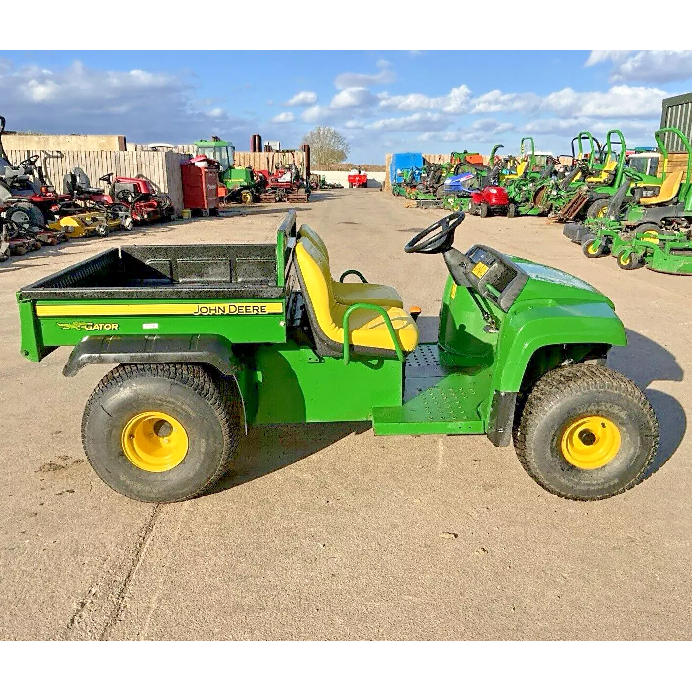 2019 JOHN DEERE 4X2