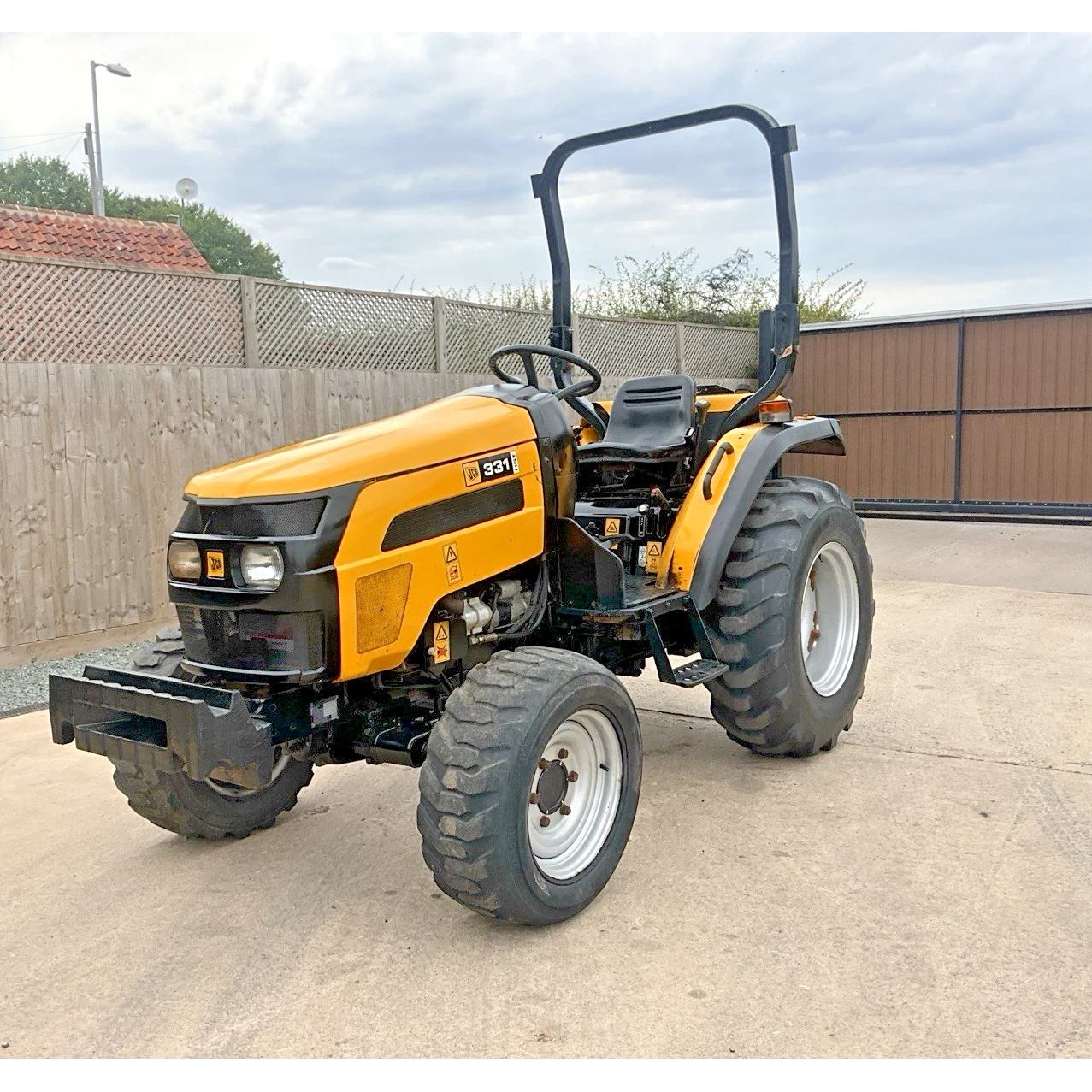 JCB TYM 331 HYDROSTATIC 4WD COMPACT TRACTOR